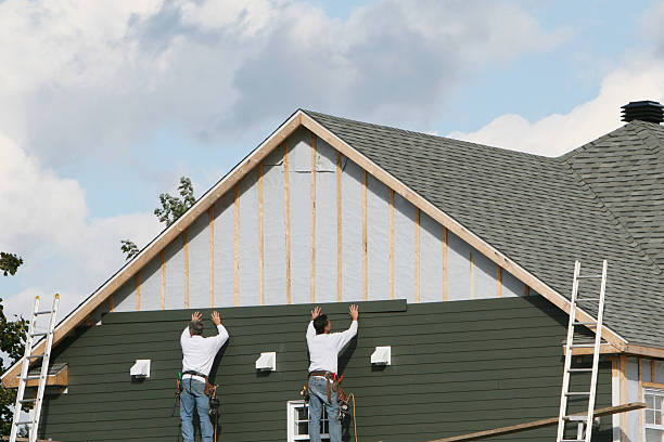 Professional Siding Repair technician working in Bethany, CT